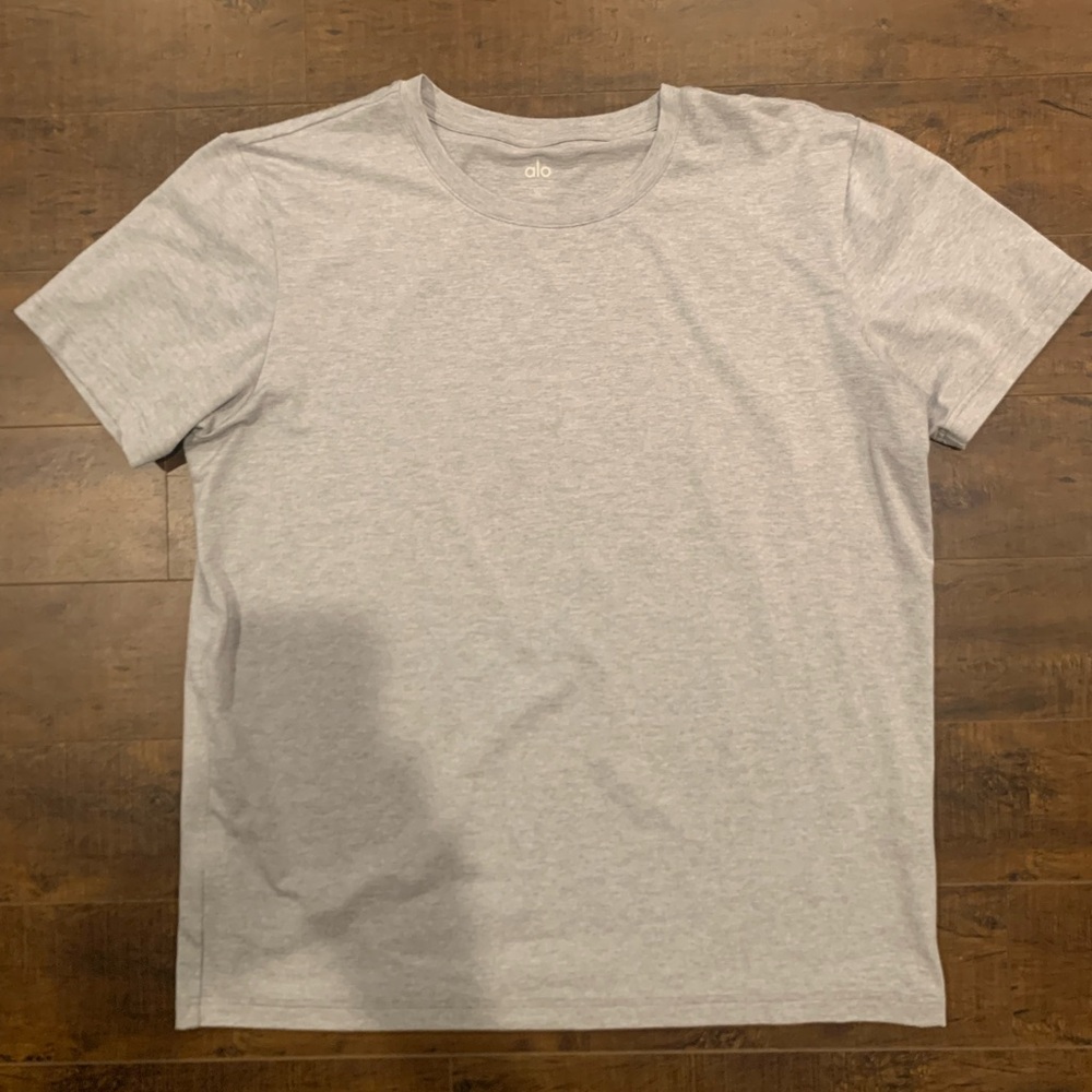 ALO Yoga Gray Men's T-Shirt